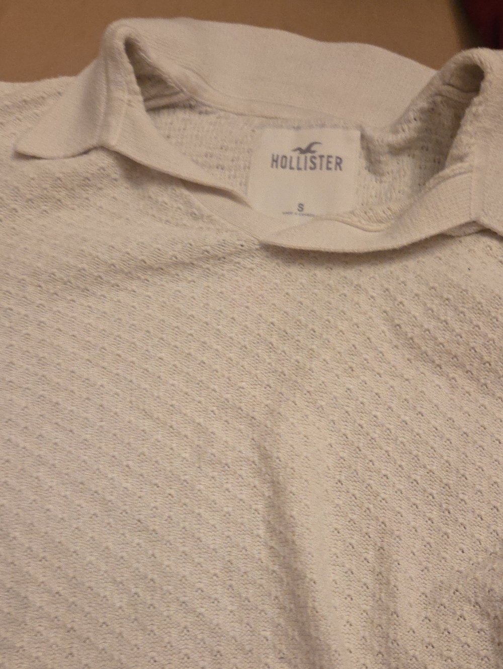 Hollister Men's Cream V-Neck Knit Collar Sweater